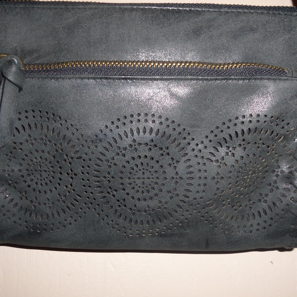 VERY NICE PURSE NO NAME SUEDE OR LEATHER GRAY